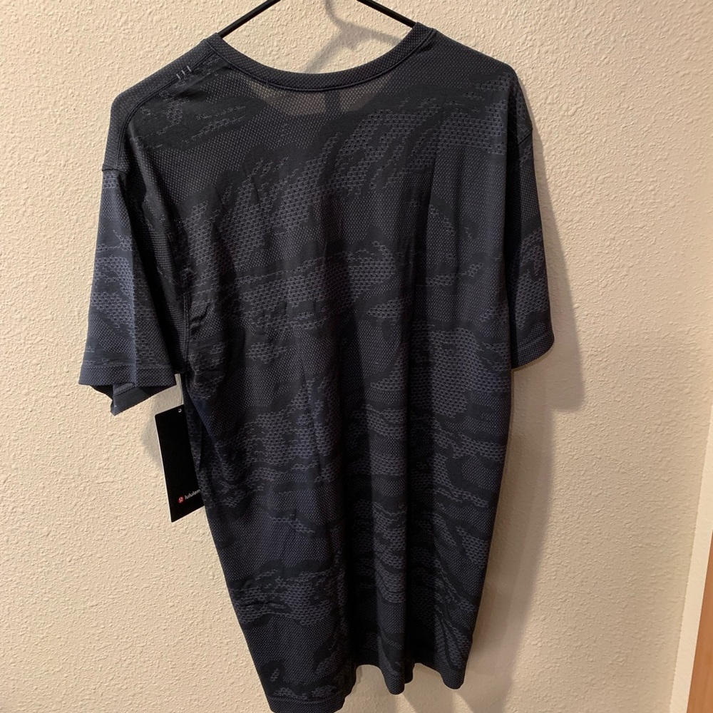 Lululemon - Picture 2 of 5